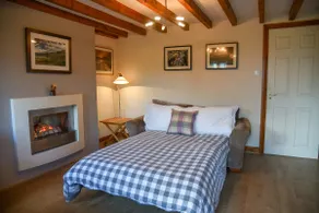 Lovely holiday home in centre of Ingleton Sleeps 4 - Image 4