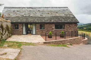 Rural Retreat with Eco Wood-fired Hot Tub & Views - Image 2