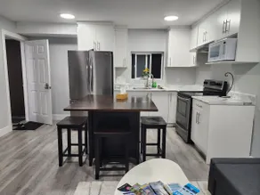 New 2-bedroom suite in a quiet neighborhood - Image 2