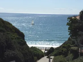 ACTUAL Ocean View 2 - Short Walk To Beach, Beach Trail, Downtown & Pier - Image 2