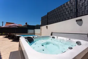 Holiday Home Klarić (heated) Pool and Jacuzzi**** - Image 3