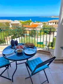Beautiful apartment with stunning sea views. - Image 2