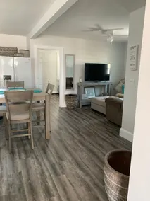Newly Renovated, 3 BR, Steps away from Sunset Bay - Image 2