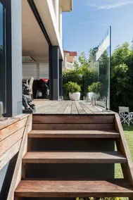Little Sea Sea, Waterfront Beachside Apartment - Image 3