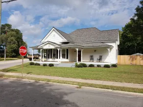 Cottage on the Boulevard - Renovated, Historic Downtown Wendell-3 Beds, 2 Baths - Image 4