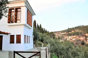 Comfy modern house in Afetes - Image 4