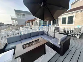 Beautiful 2 Bedroom Home located on Bay - Image 3