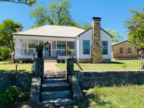 The Johnson House - Within Blanco State Park - Image 4