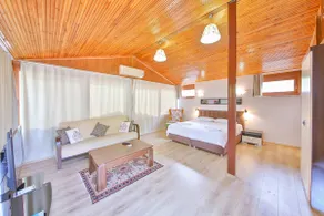 Swimming pool with kitchen for 2 in Kaş, Antalya - Image 4