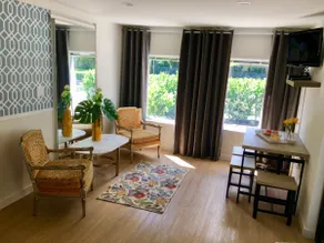 Tropical Oasis studio - Image 5