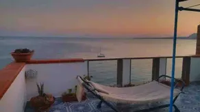 Penthouse overlooking the sea - Image 2