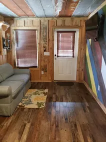 Farmhouse Cabin - Image 3