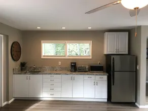 West LA Newly Renovated Guesthouse - Image 3
