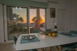 Kalamaki Riviera Deluxe Apartment - Image 3