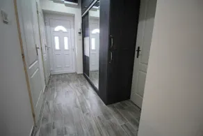 High Street Apartment, in the heart of downtown - Image 4