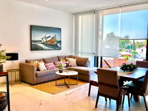 Luxury apartment with pool, gym, jacuzzi, Netflix, and wifi - Image 3