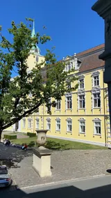 Apartment at Schlossplatz Oldenburg - Image 2