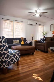 Adorable 1/1 upstairs garage apartment! - Image 4