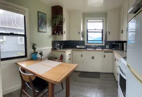 1 Bedroom Unit Walking Distance to Old Town - Image 3