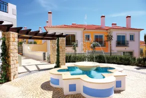 Modern Apartment with Condominium Pool - Image 3