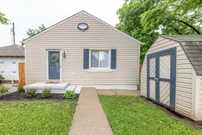 ❤️Charming Urban Oasis | Backyard with a Fire Pit 🔥 - Image 4