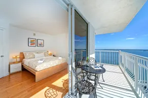 Oceanfront Brickell Miami Condo 22 Pool Free Parkg - Image 3
