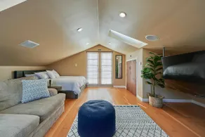 The Carriage House - Image 2