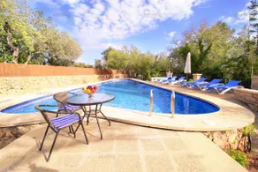 Beautiful Villa and Garden with Full Amenities - Image 3