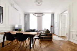 Luxury Apartment by Hi5-BasilicaSuite 3-room (095) - Image 2