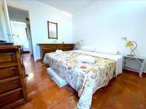 Hill top House with garden and 5 minutes from the beach - Image 4