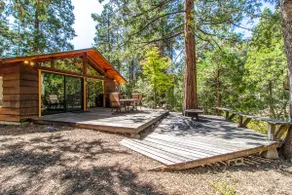Azalea Creek- Creekside seclusion! - Image 2