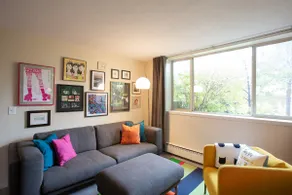 Bright City Condo Near the Light Rail - Image 2