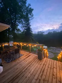 Beautiful 3 bedroom waterfront cottage w/ Hot Tub - Image 4