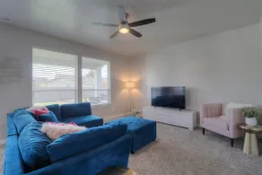 *NEW* Contemporary Retreat in Meridian, sleeps 8 - Image 4