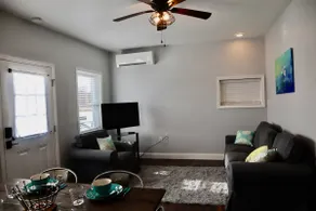 Lakehouse Two Bedroom Unit - The Historic Red Rooster Inn - Image 2