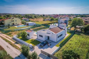 Villa Mateo with heated pool - Image 5