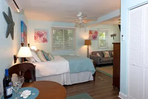 THE COTTAGE - 32 Steps to the Beach - Sleeps 2, drive to your door, Wifi, Grill. - Image 3