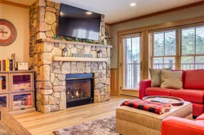 Cranmore Mountain Condo | Pool, Hot Tub | Sleeps 6 - Image 3
