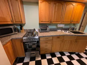 Private 2 Bedroom Apt/ sleep up to 6 / 4 private - Image 5
