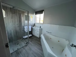House on Ryan - Image 4