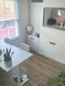Modern two bedroom townhouse in Shrewsbury - Image 5