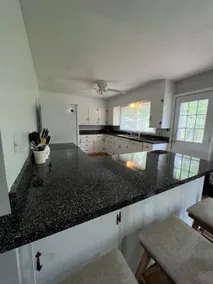 Huge yard, walking distance to amenities. No steps - Image 3