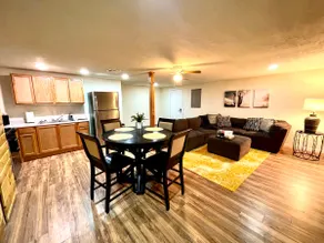 Comfortable 2-bed Condo, Southwestern Travel Hub - Image 2