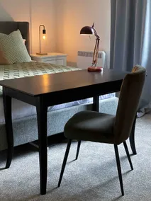 Modern flat near train station with free parking - Image 4