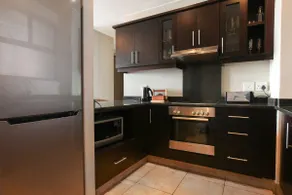 Modern 2Bed Waterfront Retreat: No Load shedding - Image 3