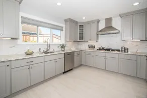Sparkling Clean Brand New Luxury House w Parkings - Image 4