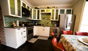 Chic Family Home-Quick Ride to NYC & Opt 4th Rm! - Image 3