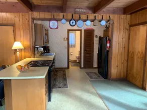 Classic Chalet w/Hot tub + king beds, Mtn 5 mins - Image 5