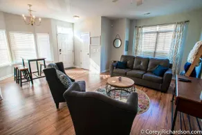 LARGE Updated Townhome Minutes to Downtown Raleigh - Image 3