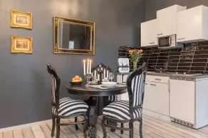 5 Elegant Art Deco Style, Quiet Location - Image 5